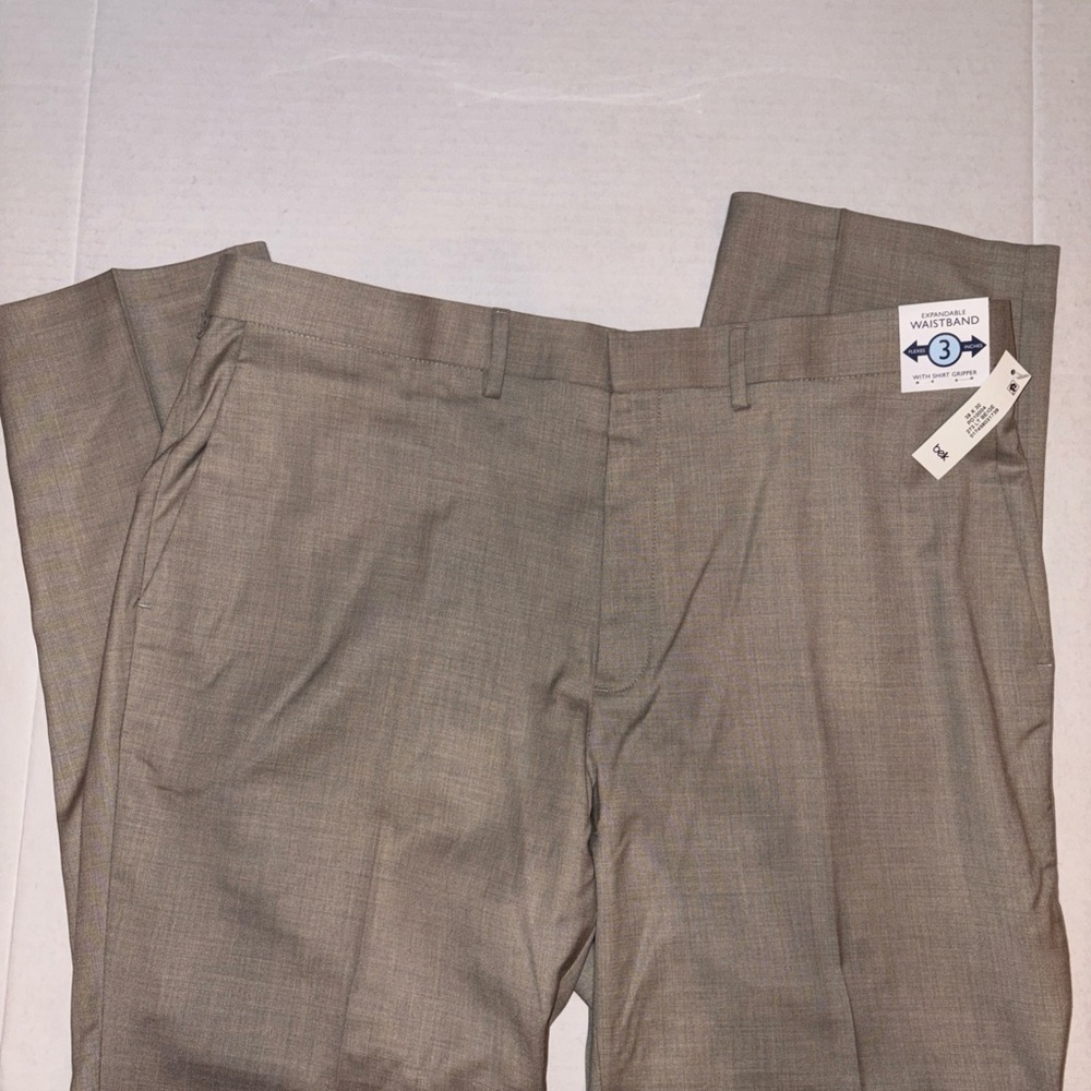 Saddlebred Comfort Flex, Pleated Slacks/Dress Pant, 38W x 30L Straight Fit